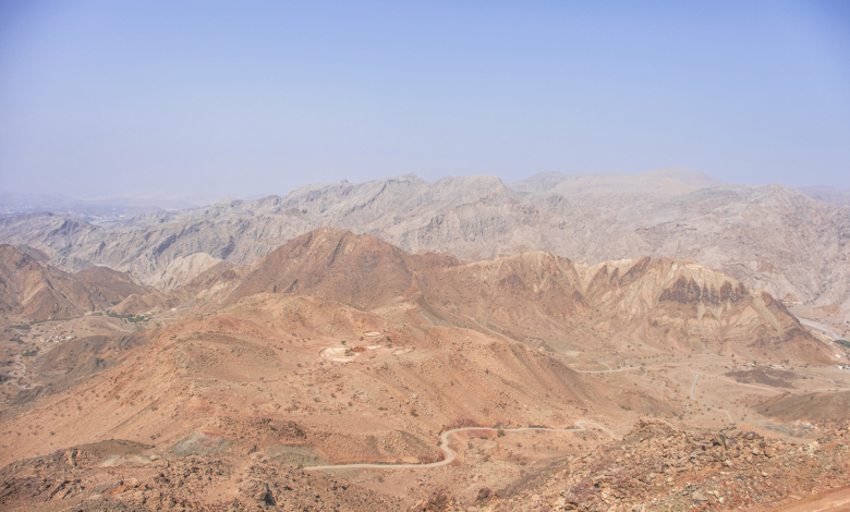 Located 73 km northwest of Fujairah, Al-Tawyeen area enjoys stunning landscapes and tranquil charming areas. Its presence among the mountains has given it a special elegance, making it a charming and attractive area.   