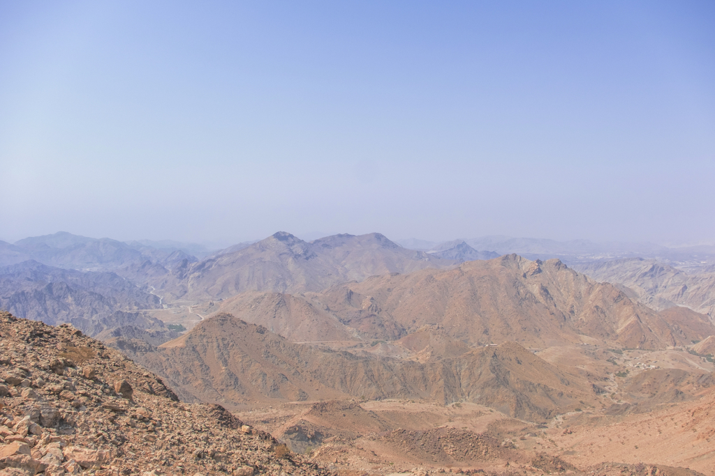 Located 73 km northwest of Fujairah, Al-Tawyeen area enjoys stunning landscapes and tranquil charming areas. Its presence among the mountains has given it a special elegance, making it a charming and attractive area.   