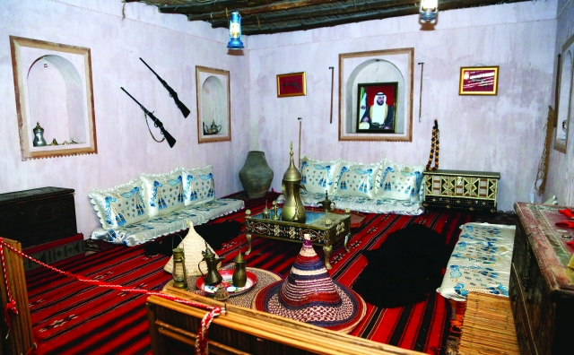 The Fujairah Museum  is located not far from the fort and the Heritage Village, in the continuity of the date plantations. It presents a brief summary on the history and heritage of the emirate.